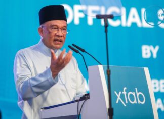 Kestabilan Sarawak menggerakkan cita-cita berteknologi tinggi Malaysia, kata Anwar