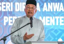 Anwar memberi amaran tentang golongan elit kaya yang cuba mempengaruhi media dunia, politik tempatan