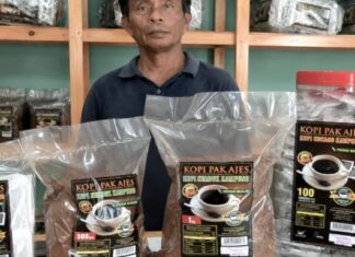 Kempen pilihan raya menghasilkan perniagaan yang rancak untuk pembuat kopi Johor