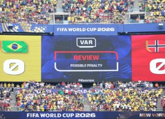 Pelukan Fifa terhadap teknologi menjadi bumerang dalam Piala Dunia yang dilanda kontroversi